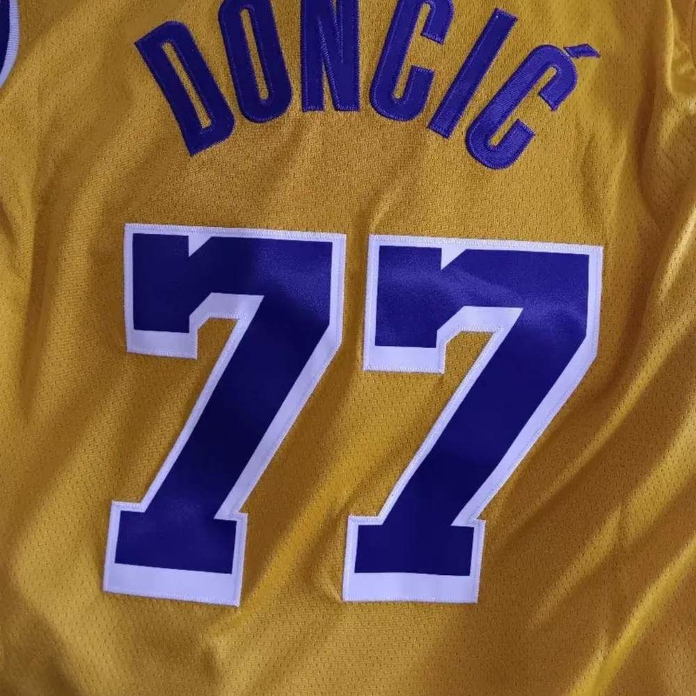 Luka Doncic Los Angeles Lakers Yellow Basketball Jersey SIZE XL ... BRAND NEW - Picture 3 of 12